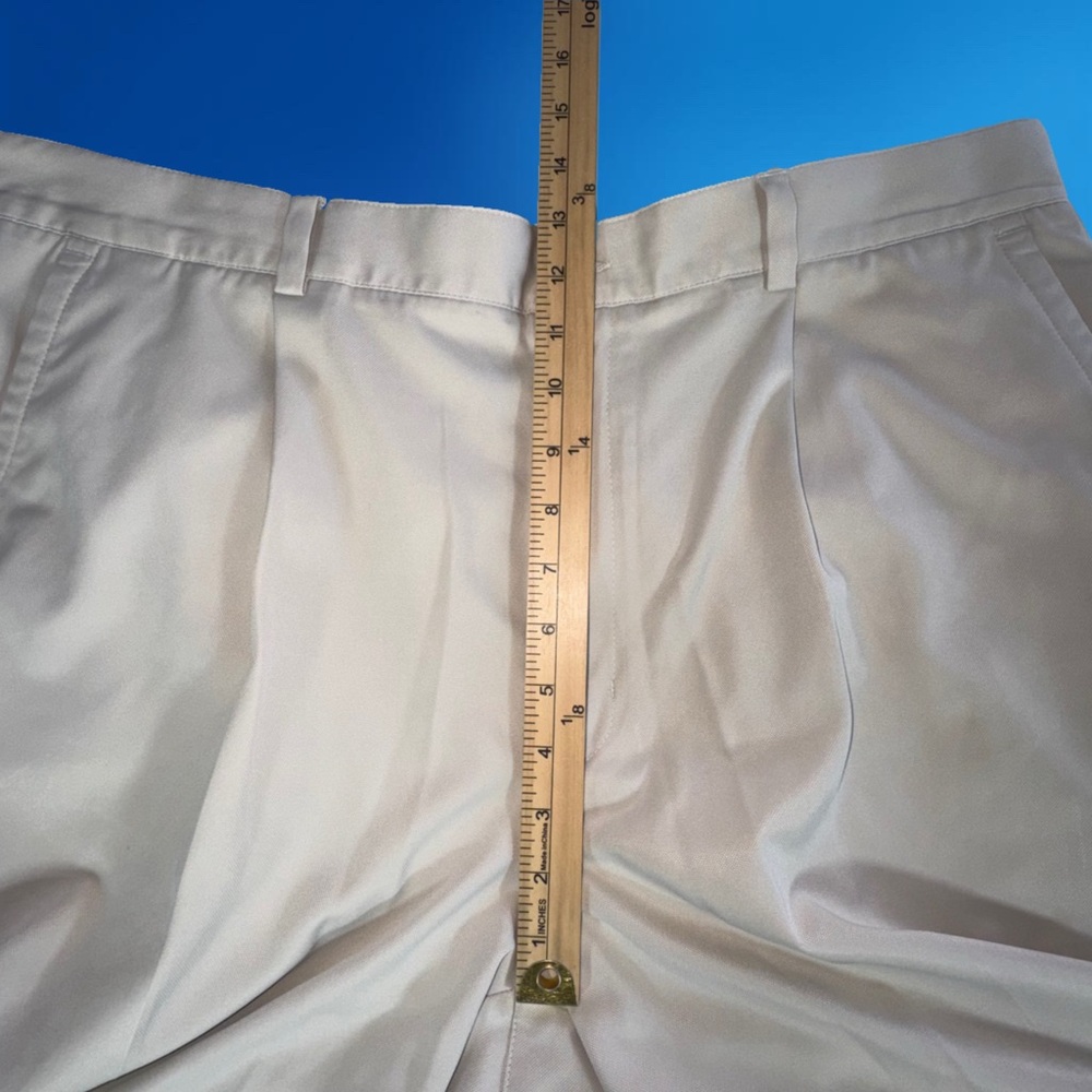Nike Men’s Fit Dry Lightweight Pleated Beige Golf Shorts 38 - Picture 7 of 8